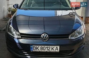 Универсал Volkswagen Golf 2014 в Ровно