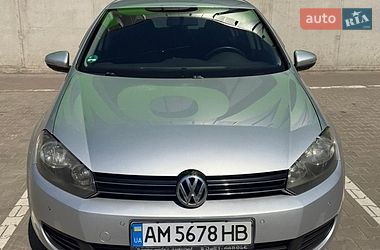 Хэтчбек Volkswagen Golf 2010 в Киеве