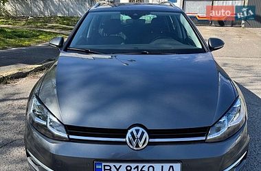 Универсал Volkswagen Golf 2019 в Киеве