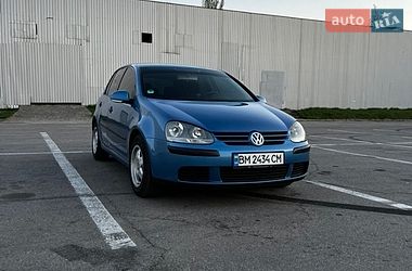 Хэтчбек Volkswagen Golf 2004 в Ахтырке
