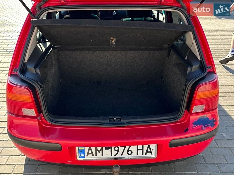 Хетчбек Volkswagen Golf 1998 в Малині