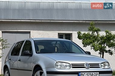 Хетчбек Volkswagen Golf 1998 в Золочеві