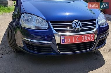 Универсал Volkswagen Golf 2009 в Чернигове
