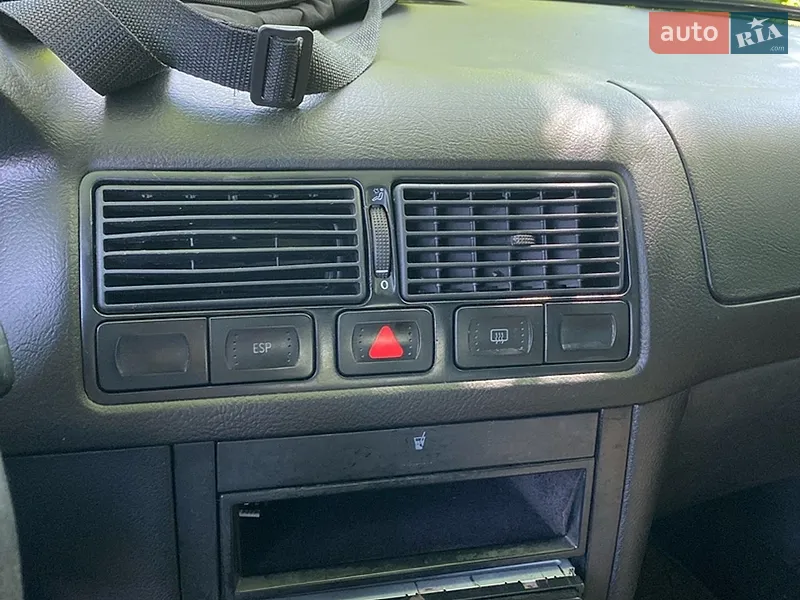 Volkswagen Golf 2002 VIN WVWZZZ1JZ3W290381 фото оголошення 9 з 38