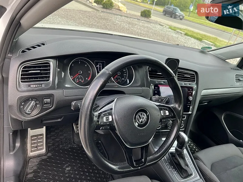 Volkswagen Golf 2017 VIN WVWZZZAUZHP761532 фото оголошення 36 з 80