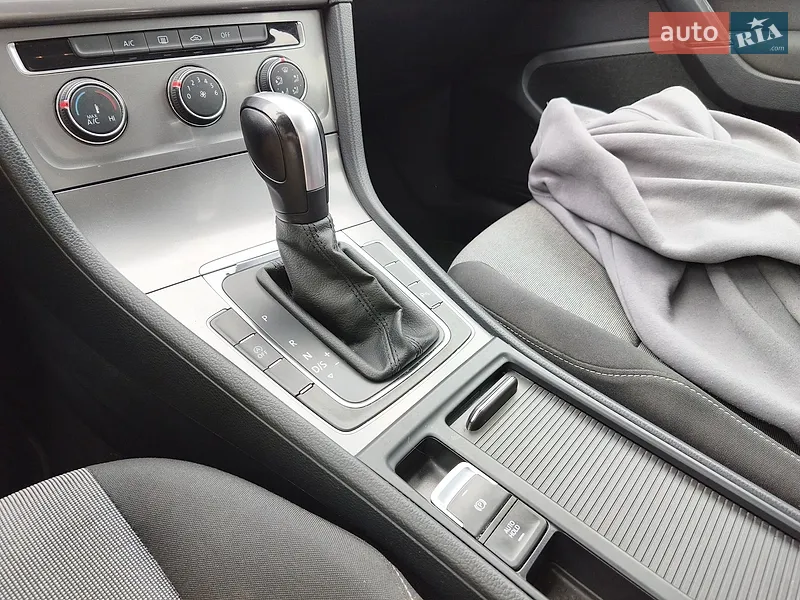 Volkswagen Golf 2015 VIN WVWZZZAUZFP588111 фото оголошення 18 з 58