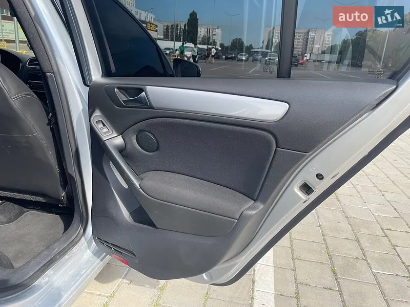 Volkswagen Golf 2011 VIN WVWZZZ1KZCW100043 фото оголошення 13 з 55