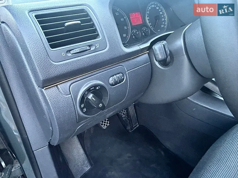 Volkswagen Golf 2004 VIN WVWZZZ1KZ4W105328 фото оголошення 33 з 71
