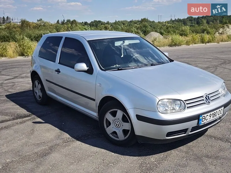 Volkswagen Golf 2003