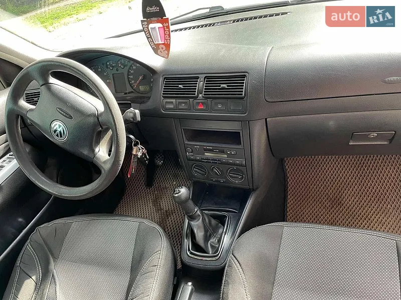 Volkswagen Golf 2000