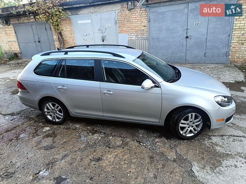 Универсал Volkswagen Golf 2014 в Вышгороде