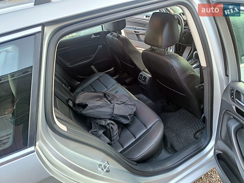 Универсал Volkswagen Golf 2014 в Вышгороде