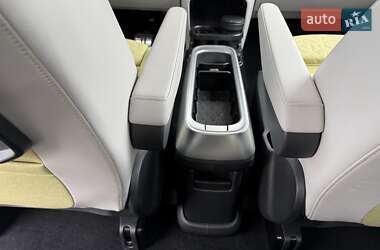 Минивэн Volkswagen I.D. Buzz 2023 в 