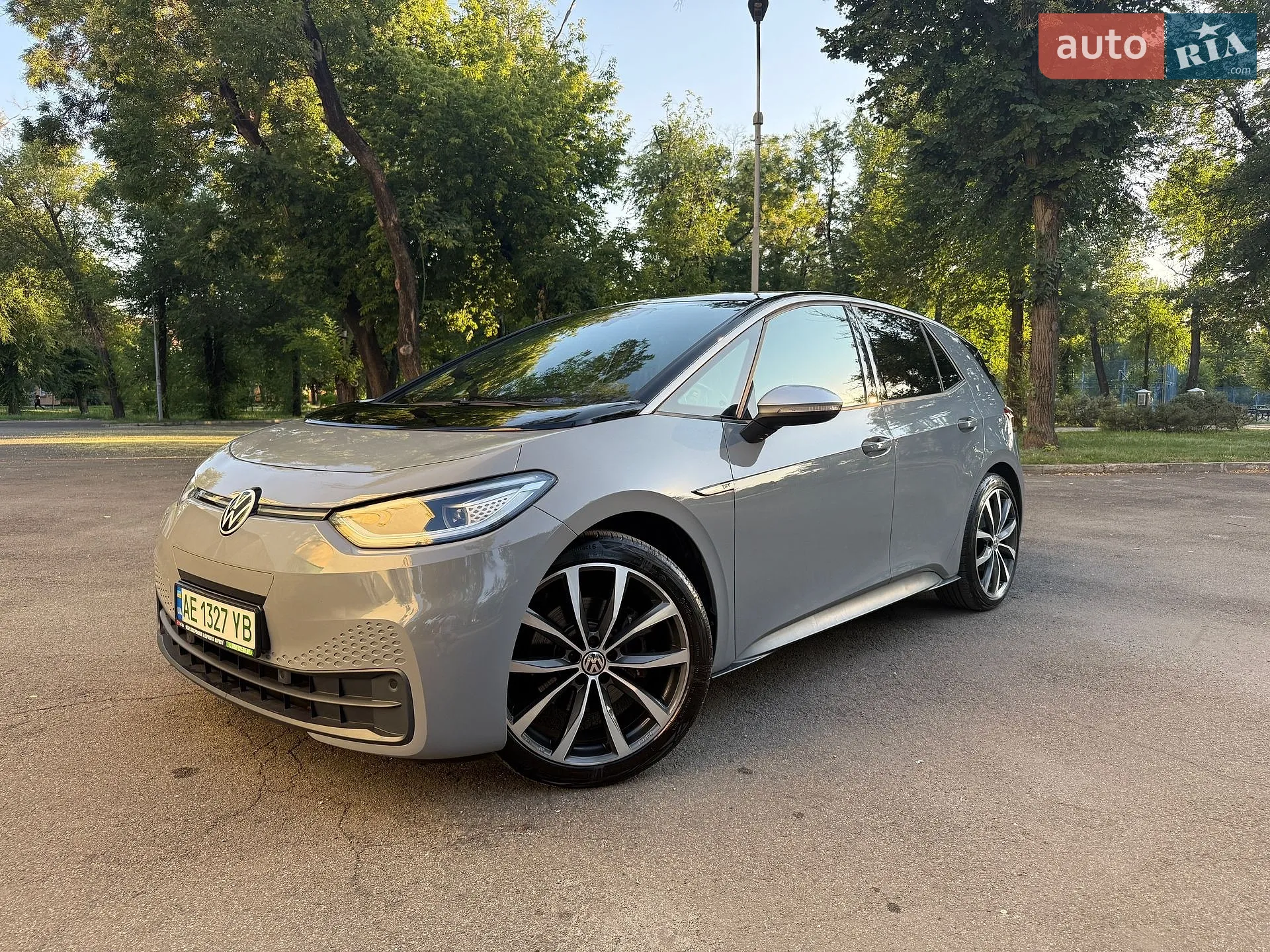 Volkswagen ID.3 2020 VIN WVWZZZE1ZLP007643 фото оголошення 3 з 20