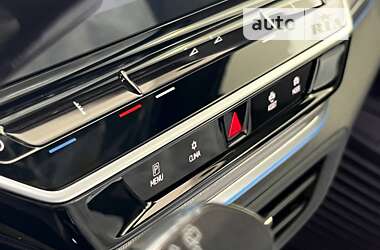 Позашляховик / Кросовер Volkswagen ID.4 2023 в 