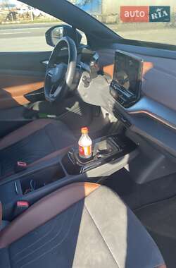 Внедорожник / Кроссовер Volkswagen ID.4 2021 в 