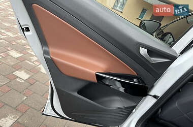 Внедорожник / Кроссовер Volkswagen ID.4 2021 в 
