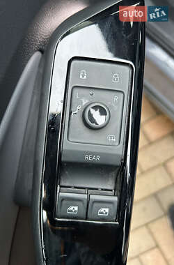 Внедорожник / Кроссовер Volkswagen ID.4 2022 в 