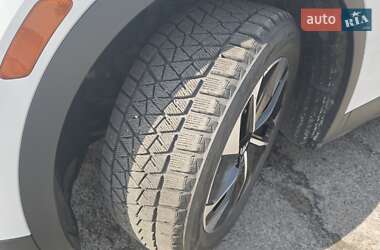Позашляховик / Кросовер Volkswagen ID.4 2021 в 
