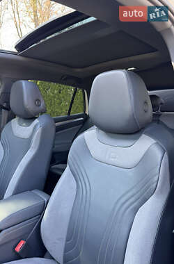 Внедорожник / Кроссовер Volkswagen ID.4 2023 в 