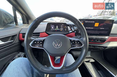 Внедорожник / Кроссовер Volkswagen ID.4 2022 в 