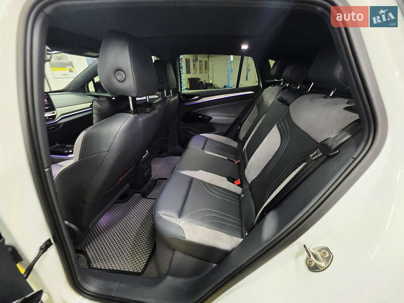 Позашляховик / Кросовер Volkswagen ID.4 2023 в Чернівцях
