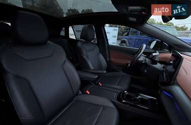 Позашляховик / Кросовер Volkswagen ID.4 2021 в 