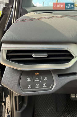 Внедорожник / Кроссовер Volkswagen ID.4 2021 в 