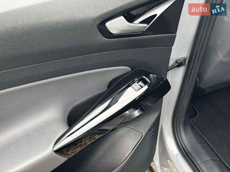 Внедорожник / Кроссовер Volkswagen ID.4 2021 в Львове фото 37 Внедорожник / Кроссовер Volkswagen ID.4 2021 в Львове
