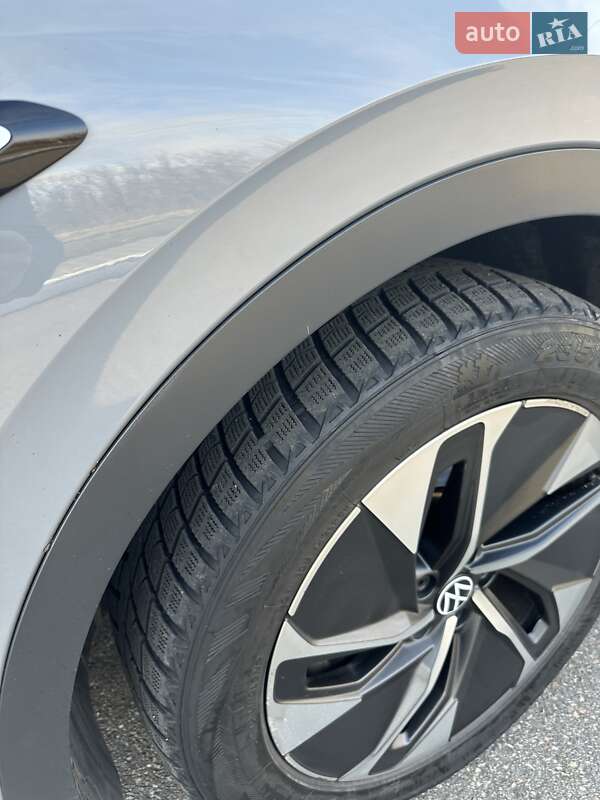 Позашляховик / Кросовер Volkswagen ID.4 2021 в Харкові