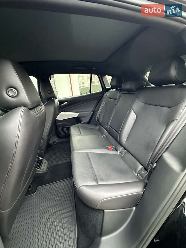 Позашляховик / Кросовер Volkswagen ID.4 2021 в Львові