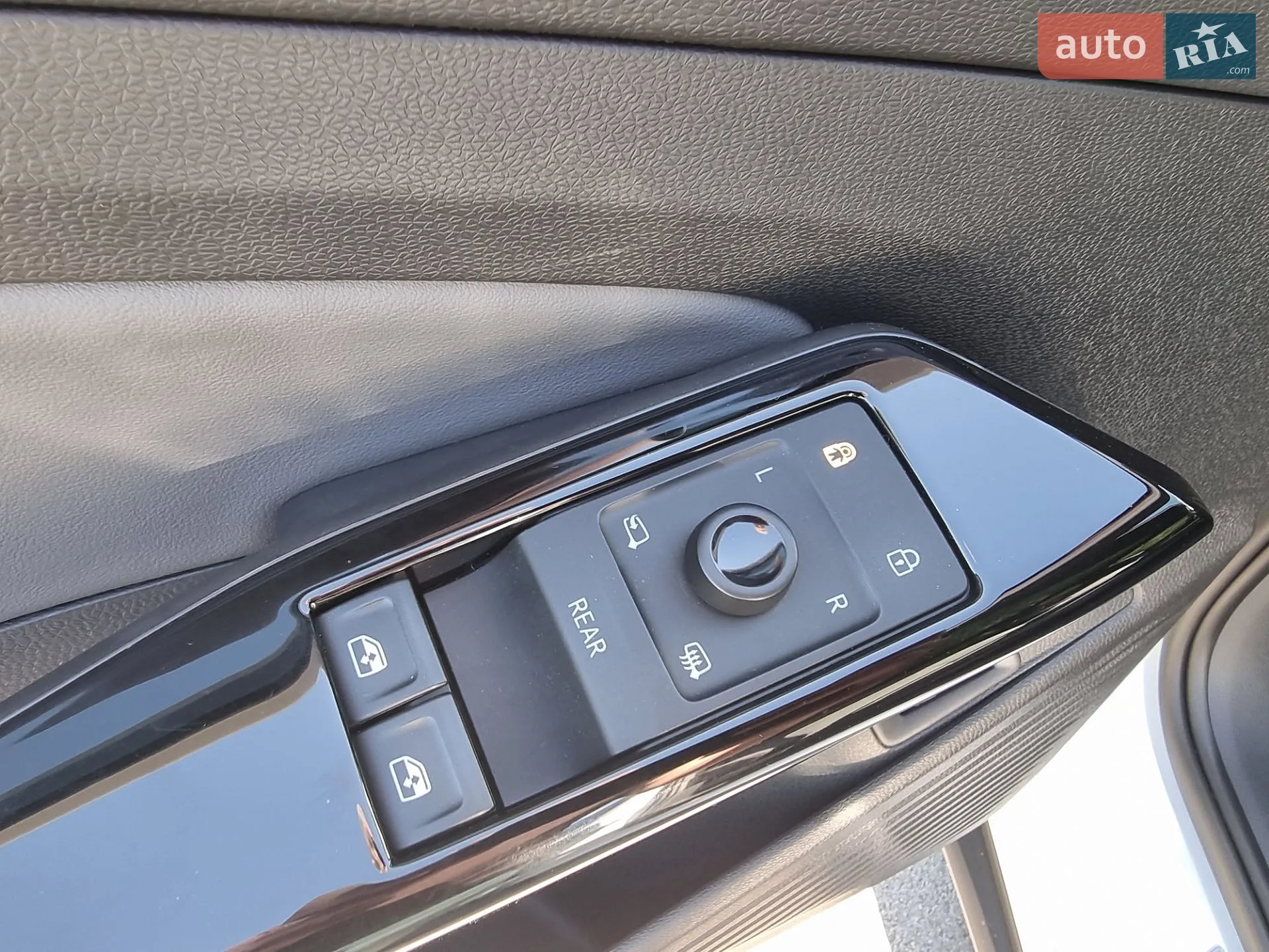 2021 Volkswagen ID.4 - мініатюра 26