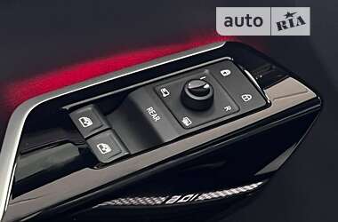Позашляховик / Кросовер Volkswagen ID.6 Crozz 2022 в 
