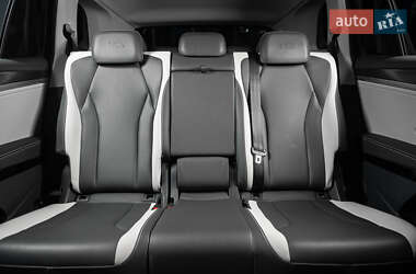 Позашляховик / Кросовер Volkswagen ID.6 Crozz 2021 в 