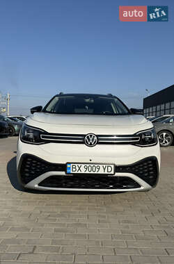 Внедорожник / Кроссовер Volkswagen ID.6 Crozz 2021 в 