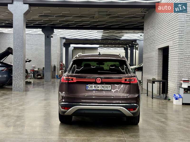 Позашляховик / Кросовер Volkswagen ID.6 Crozz 2022 в Києві