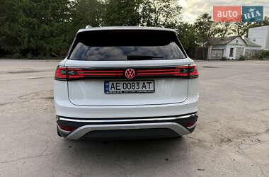 Внедорожник / Кроссовер Volkswagen ID.6 Crozz 2022 в 