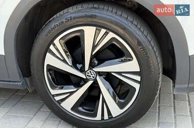 Внедорожник / Кроссовер Volkswagen ID.6 Crozz 2023 в 