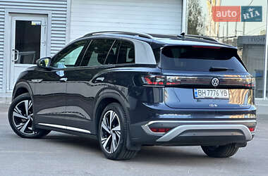 Внедорожник / Кроссовер Volkswagen ID.6 Crozz 2021 в 