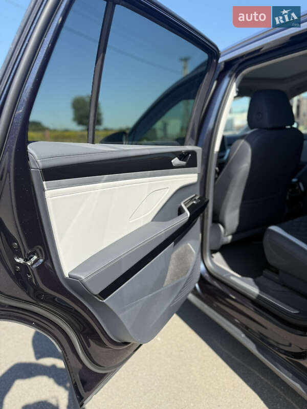 Позашляховик / Кросовер Volkswagen ID.6 Crozz 2023 в Києві