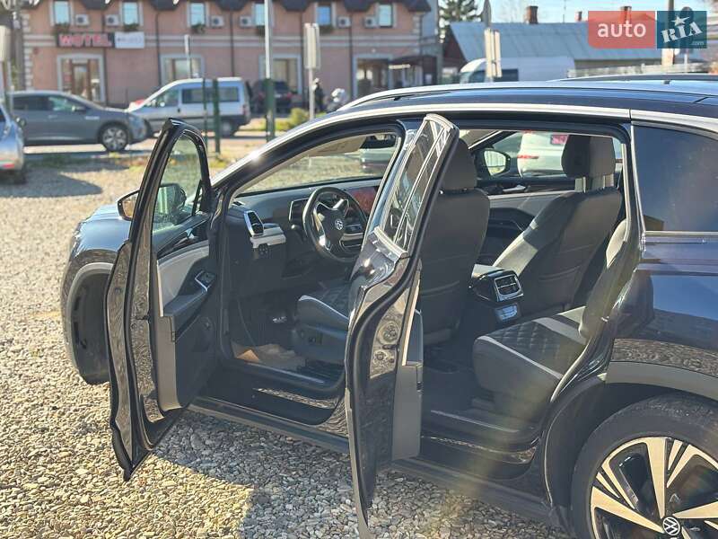 Позашляховик / Кросовер Volkswagen ID.6 Crozz 2023 в Стрию