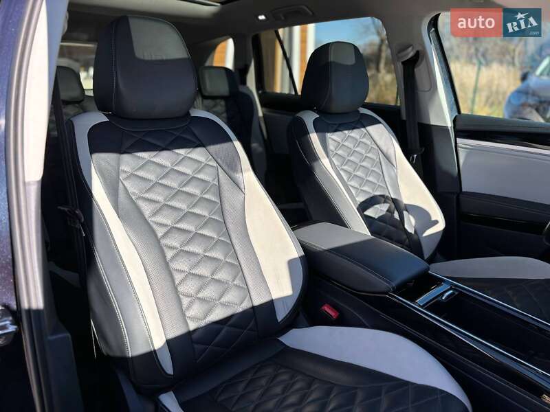 Позашляховик / Кросовер Volkswagen ID.6 Crozz 2023 в Стрию