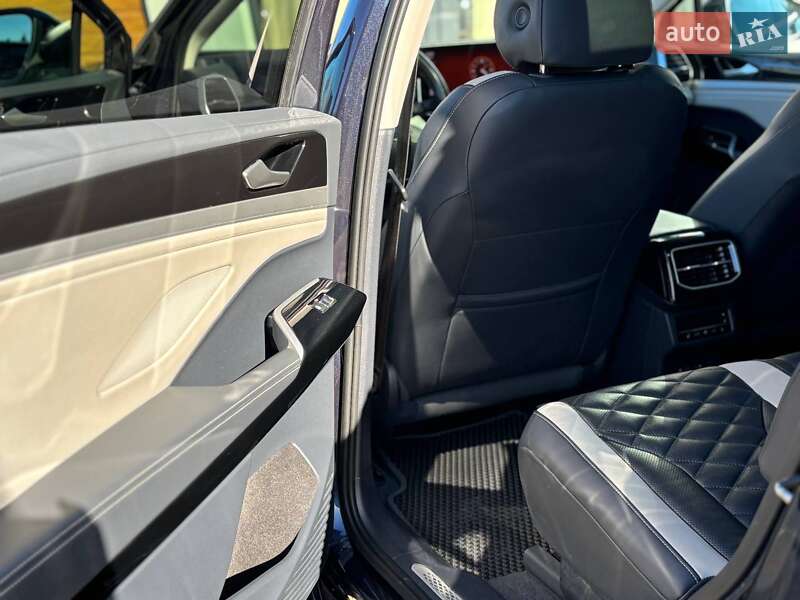 Позашляховик / Кросовер Volkswagen ID.6 Crozz 2023 в Стрию