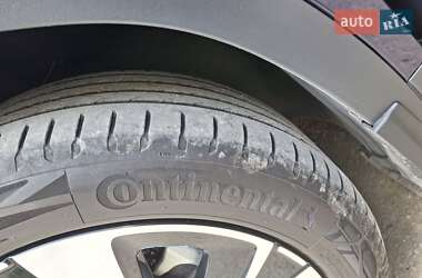 Позашляховик / Кросовер Volkswagen ID.6 X 2021 в 