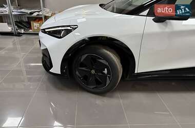 Позашляховик / Кросовер Volkswagen ID. UNYX 2024 в 