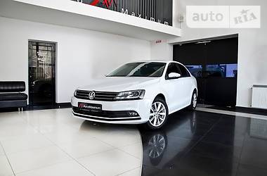 Внедорожник / Кроссовер Volkswagen Jetta 2016 в Одессе