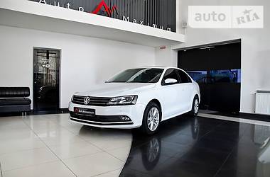 Внедорожник / Кроссовер Volkswagen Jetta 2016 в Одессе