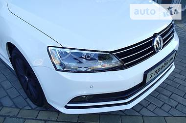 Седан Volkswagen Jetta 2016 в Киеве