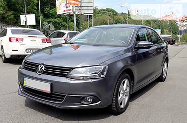 Седан Volkswagen Jetta 2014 в Киеве