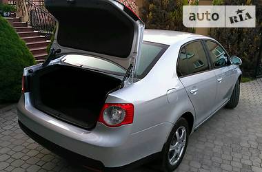 Седан Volkswagen Jetta 2007 в Луцке